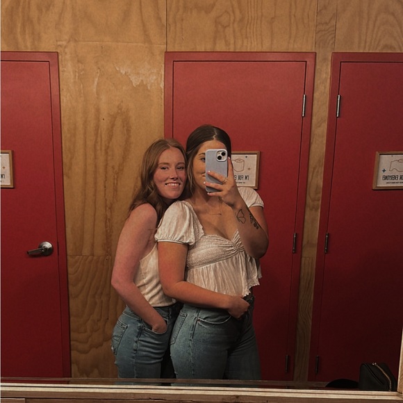 Meet your Posher, Keely - Picture 4 of 15